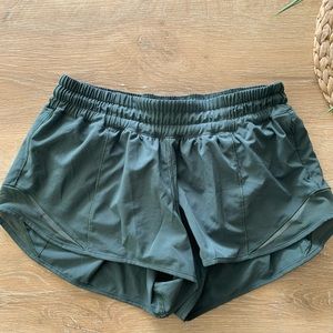 Lululemon Hotty Hot Short 2.5”